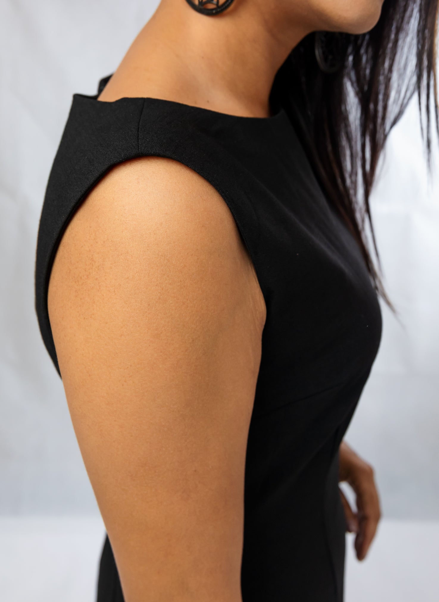 Sleeveless Pencil Dress - Black